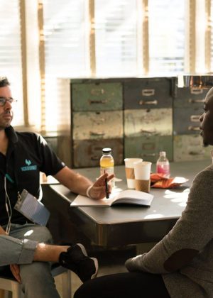 برخی از عنوان های بزرگ در دو خط اینجا می آیند